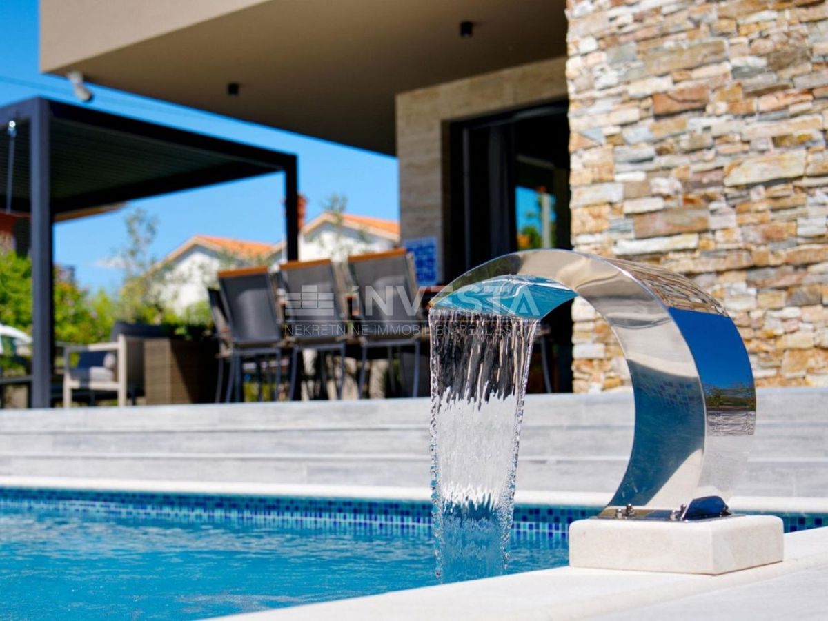 Moderna vila z bazenom v Marčani – mir in udobje v bližini Pulja