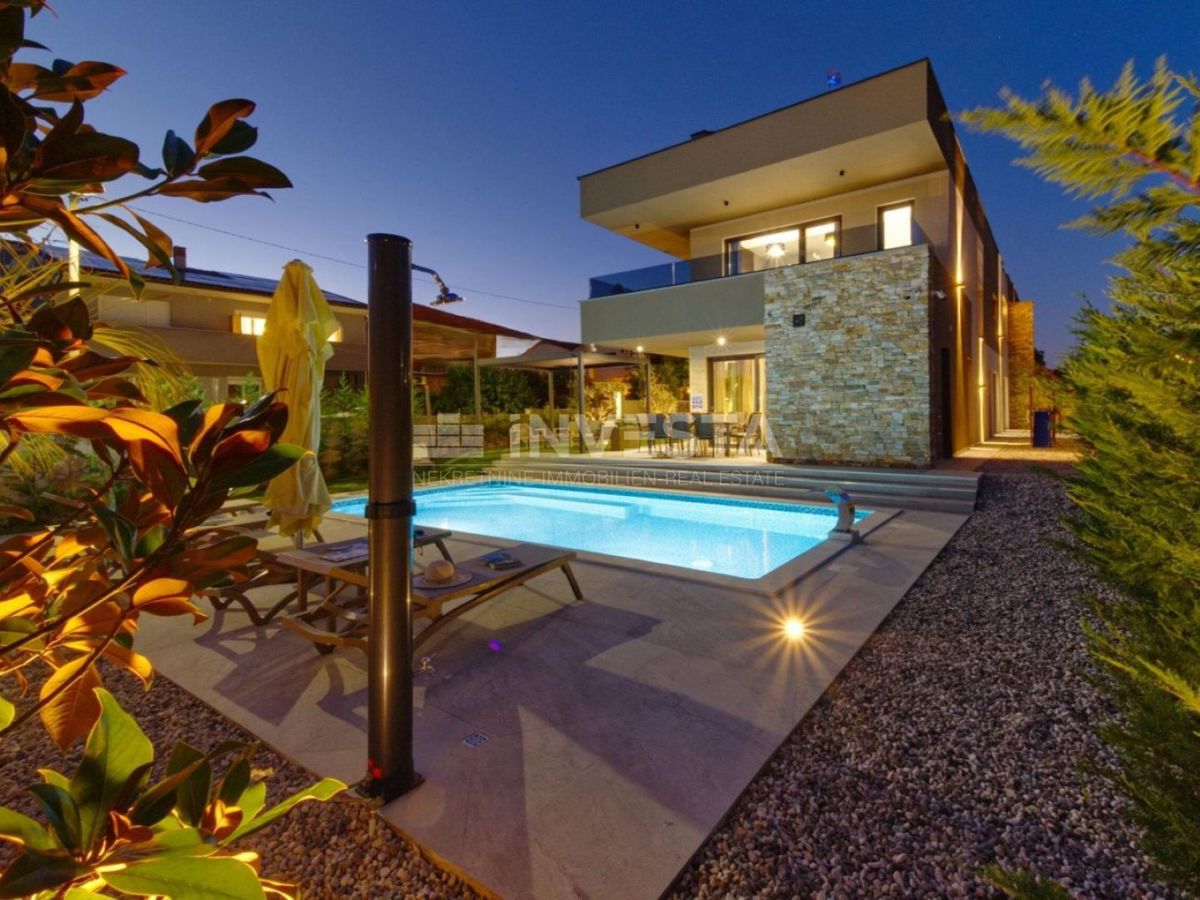 Moderna vila z bazenom v Marčani – mir in udobje v bližini Pulja