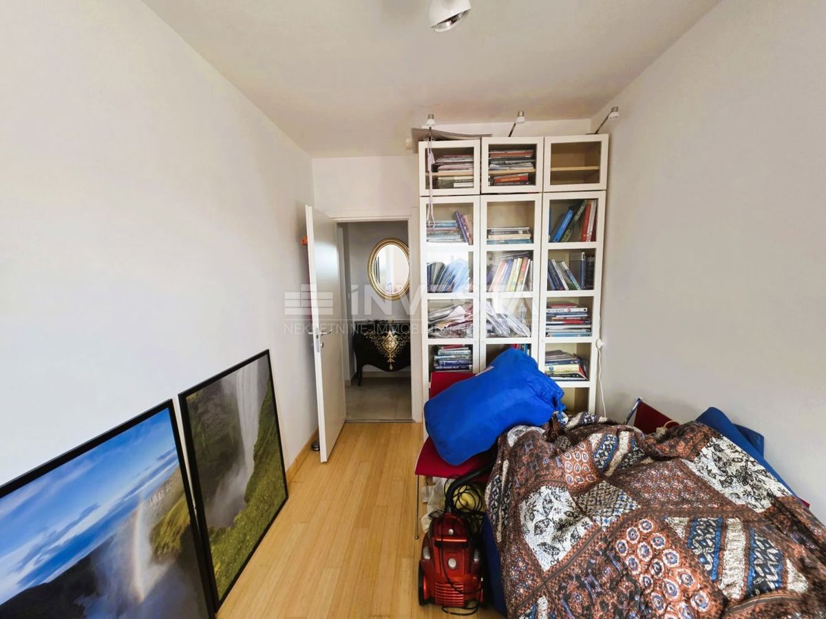 Pula – Štinjan, urejeno dvosobno stanovanje, prvo nadstropje, pogled na morje