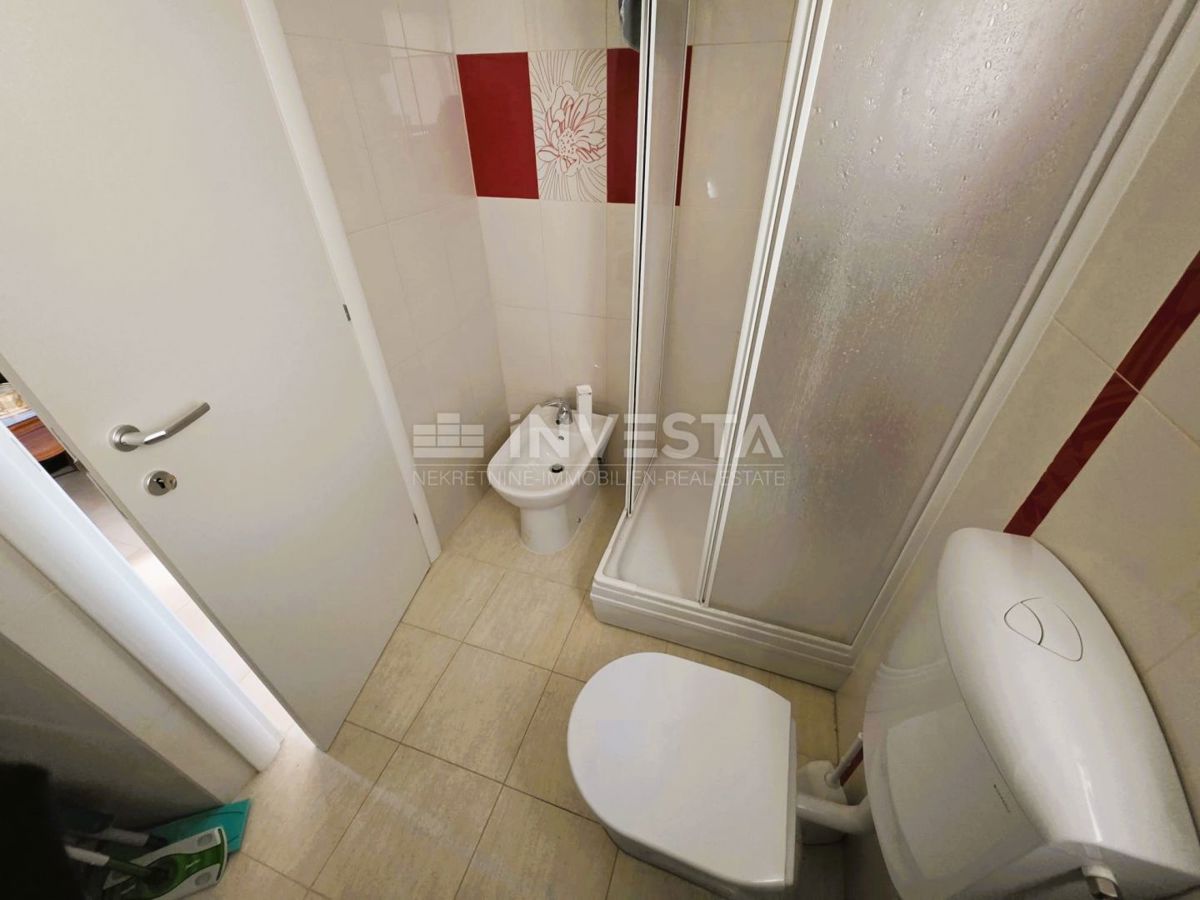 Pula – Štinjan, urejeno dvosobno stanovanje, prvo nadstropje, pogled na morje