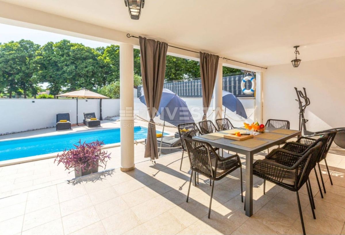 Hiša Marčana, 180m2