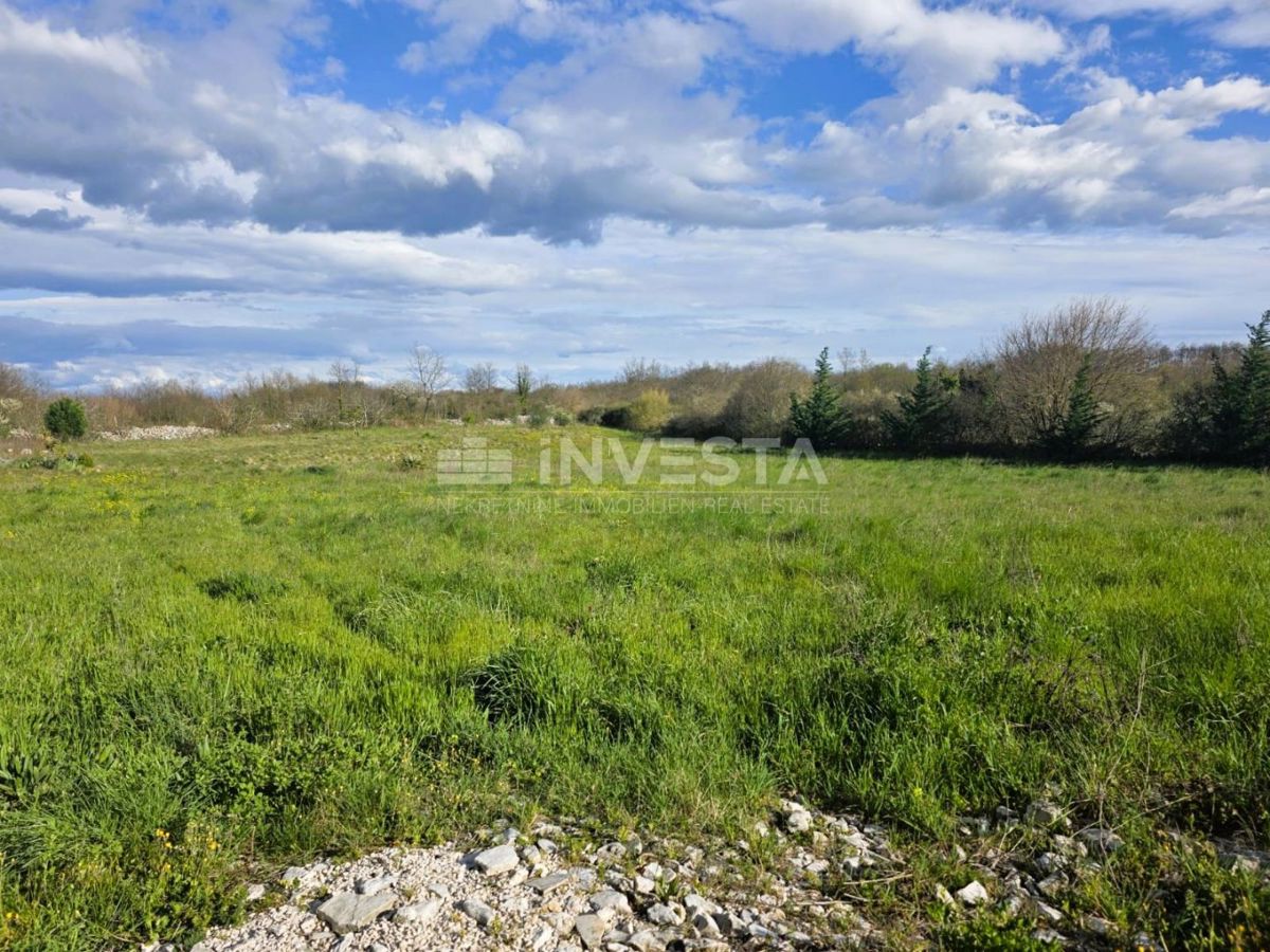 Zemljišče Žminj, 660m2