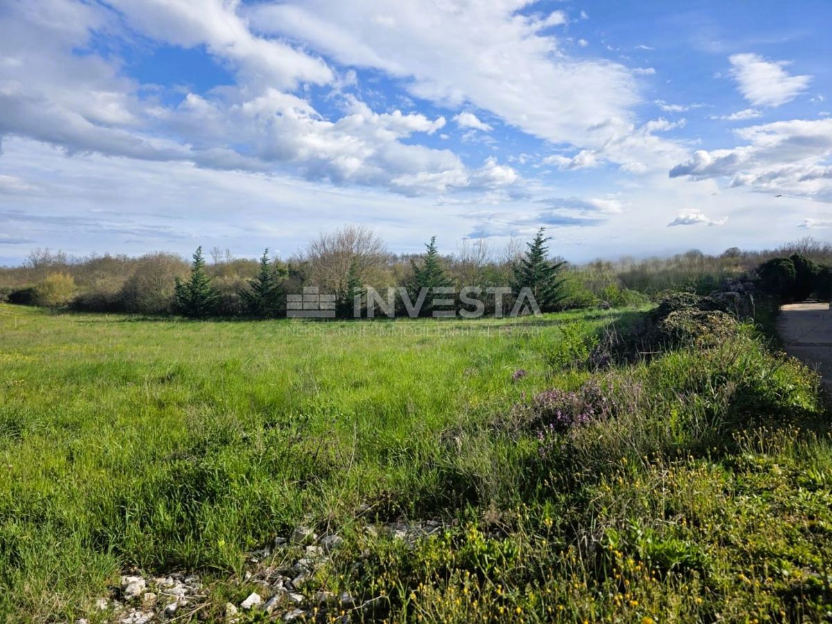 Zemljišče Žminj, 660m2