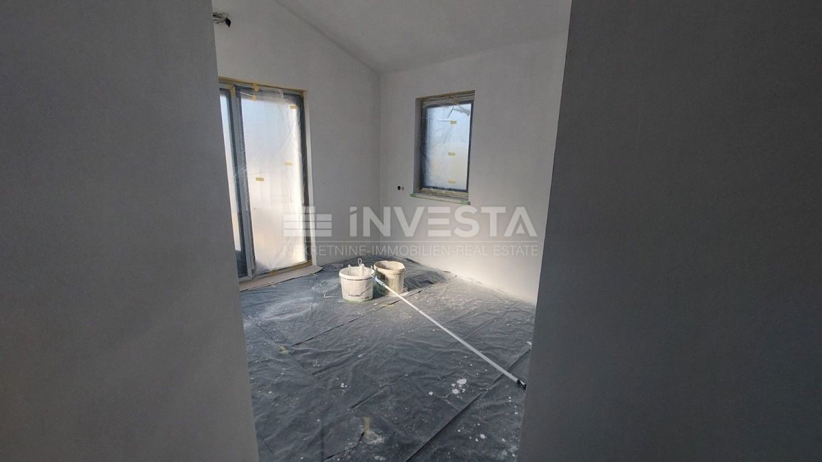 Moderna vila z bazenom