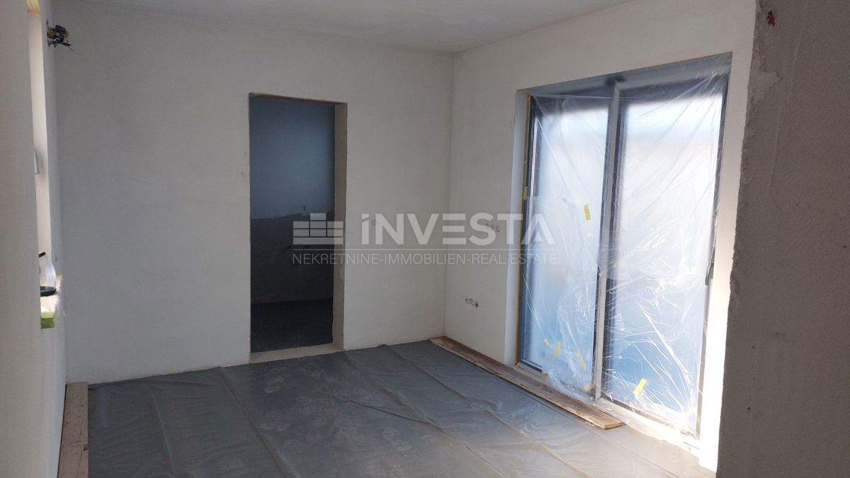 Moderna vila z bazenom