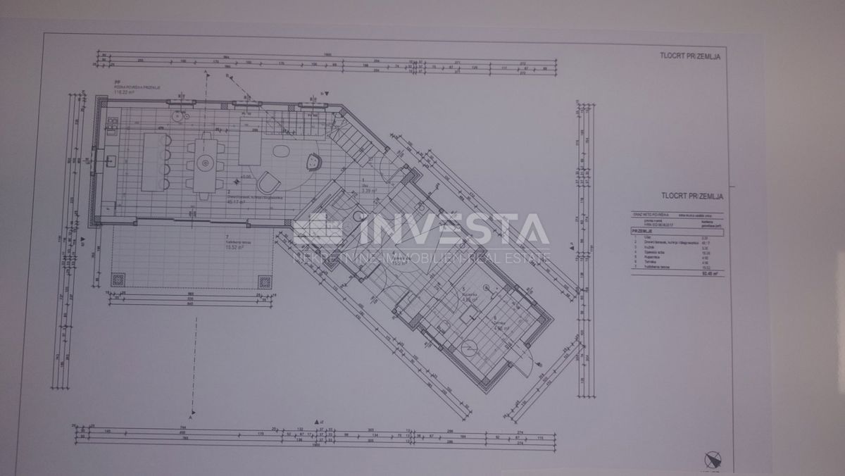 Moderna vila z bazenom