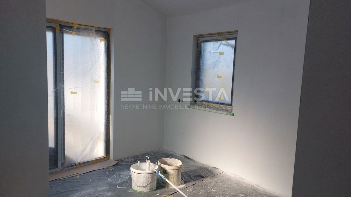 Moderna vila z bazenom