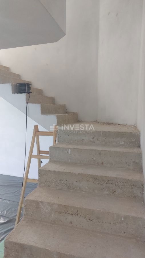 Moderna vila z bazenom