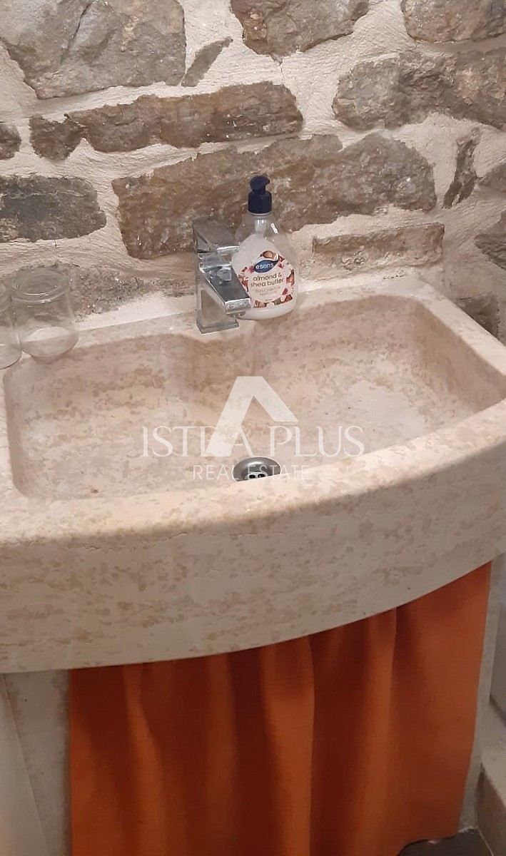 Istra, okolica Pazina - Tradicionalna kamnita hiša na mirni lokaciji, popolnoma opremljena!