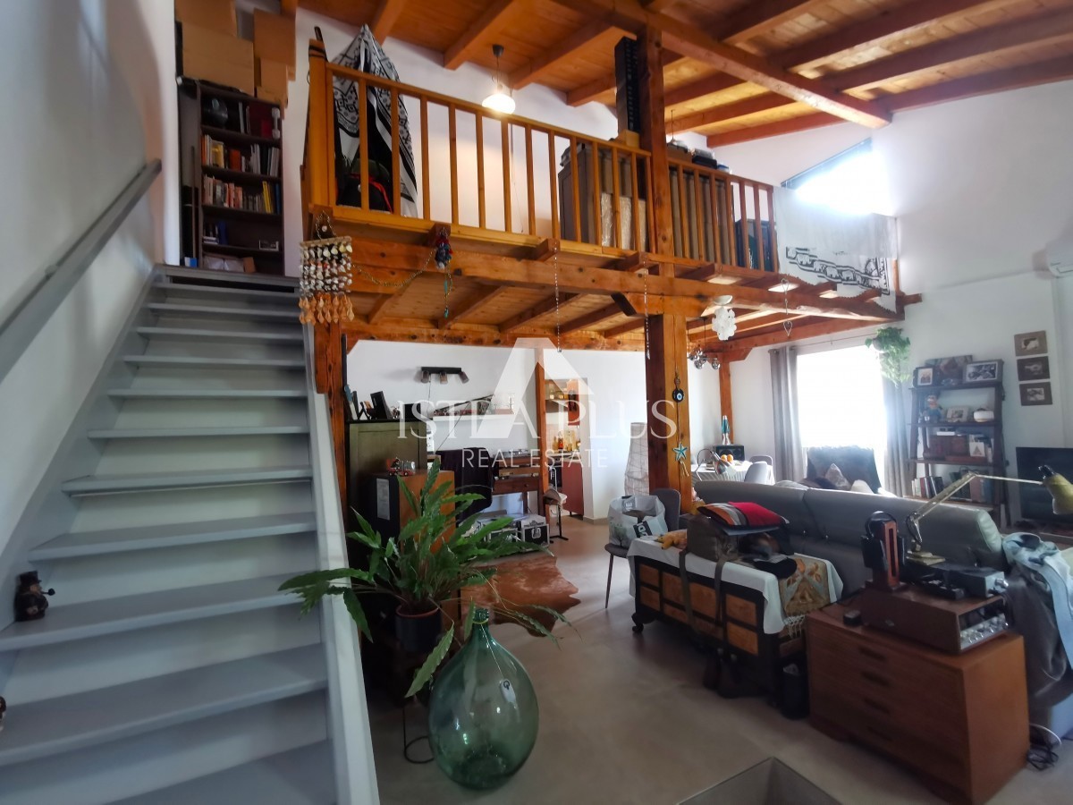 PRILOŽNOST! Čudovita polpritlična hiša, obdana z naravo, 5 km od Poreča in morja