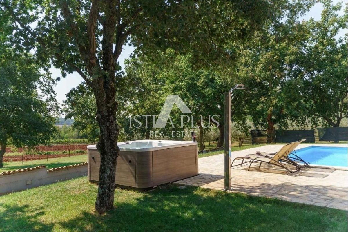 Vila v bližini Poreča, 6 km od morja in lepih plaž