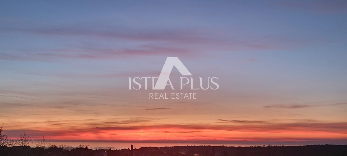 Poreč - Luksuzni Penthouse v 2. nadstropju v stavbi z dvigalom - 900m od morja