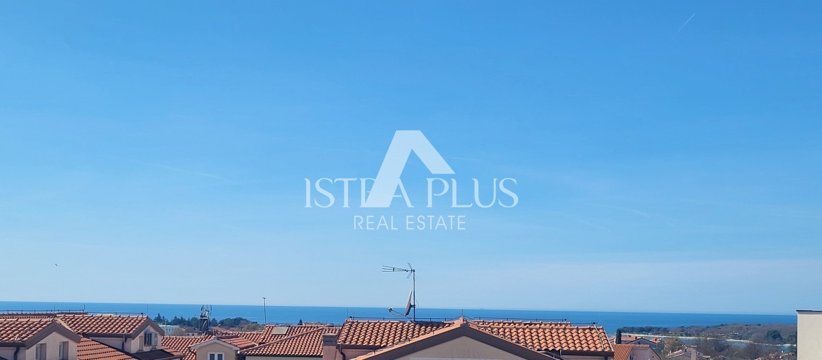 Poreč - Luksuzni Penthouse v 2. nadstropju v stavbi z dvigalom - 900m od morja