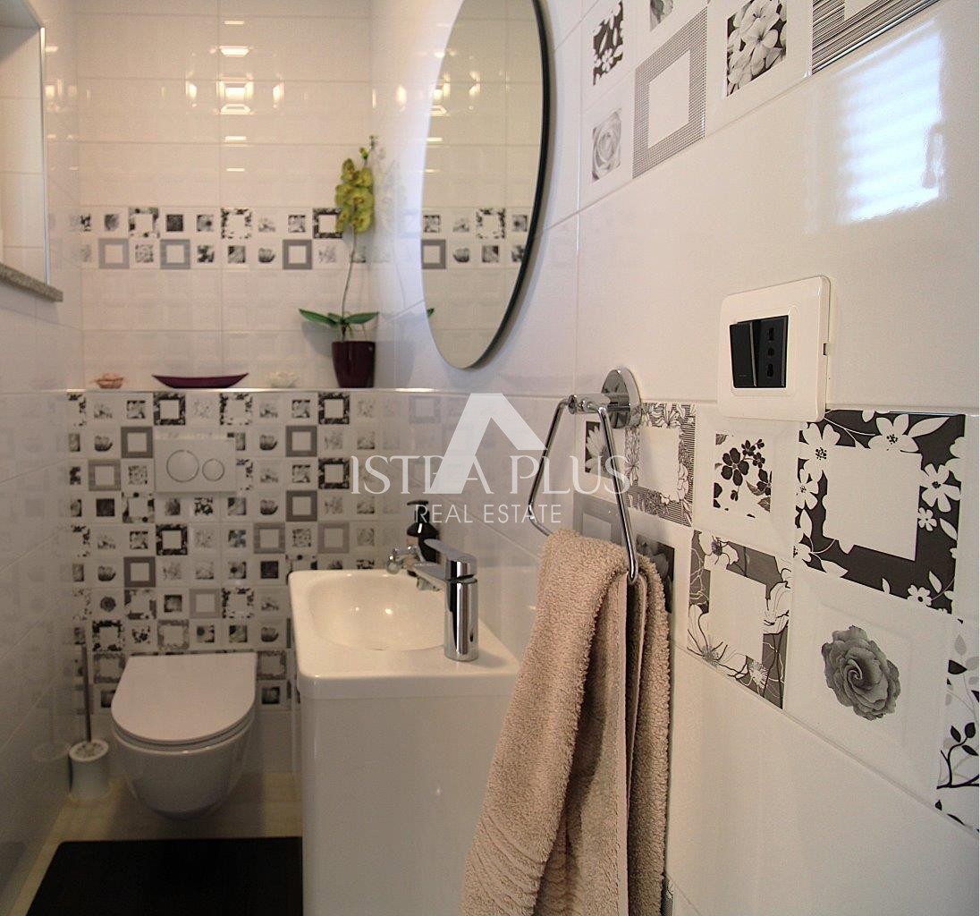 Čudovita lokacija v bližini Poreča, družinska hiša - 160 m², parcela 2000 m², bazen in garaža