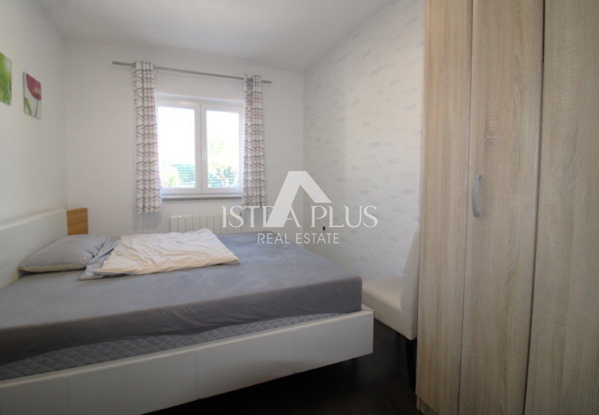 Čudovita lokacija v bližini Poreča, družinska hiša - 160 m², parcela 2000 m², bazen in garaža