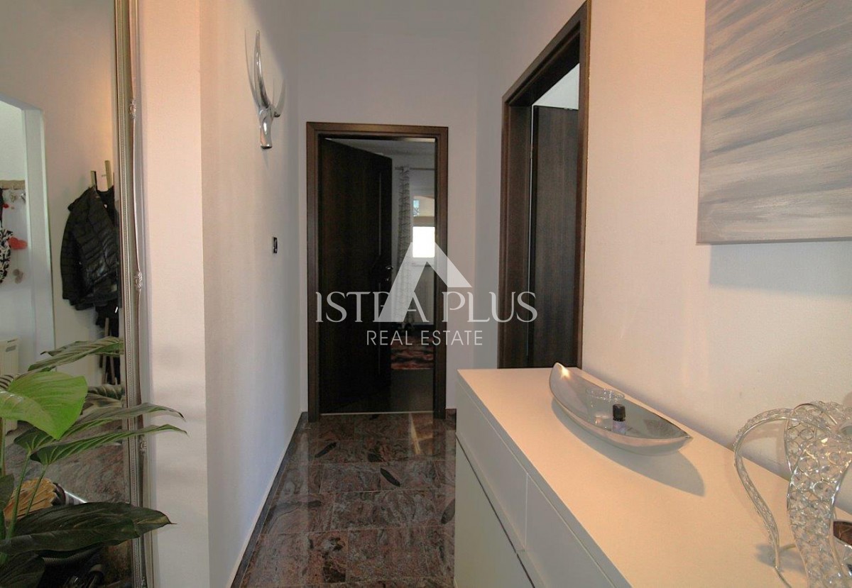 Čudovita lokacija v bližini Poreča, družinska hiša - 160 m², parcela 2000 m², bazen in garaža