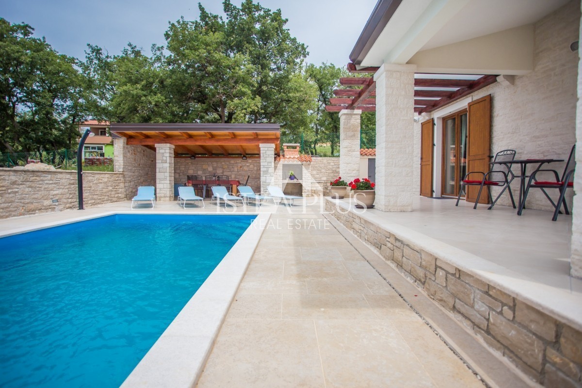 Čudovita vila z bazenom v bližini Poreča