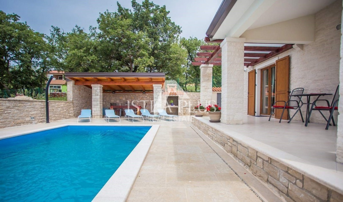 Čudovita vila z bazenom v bližini Poreča