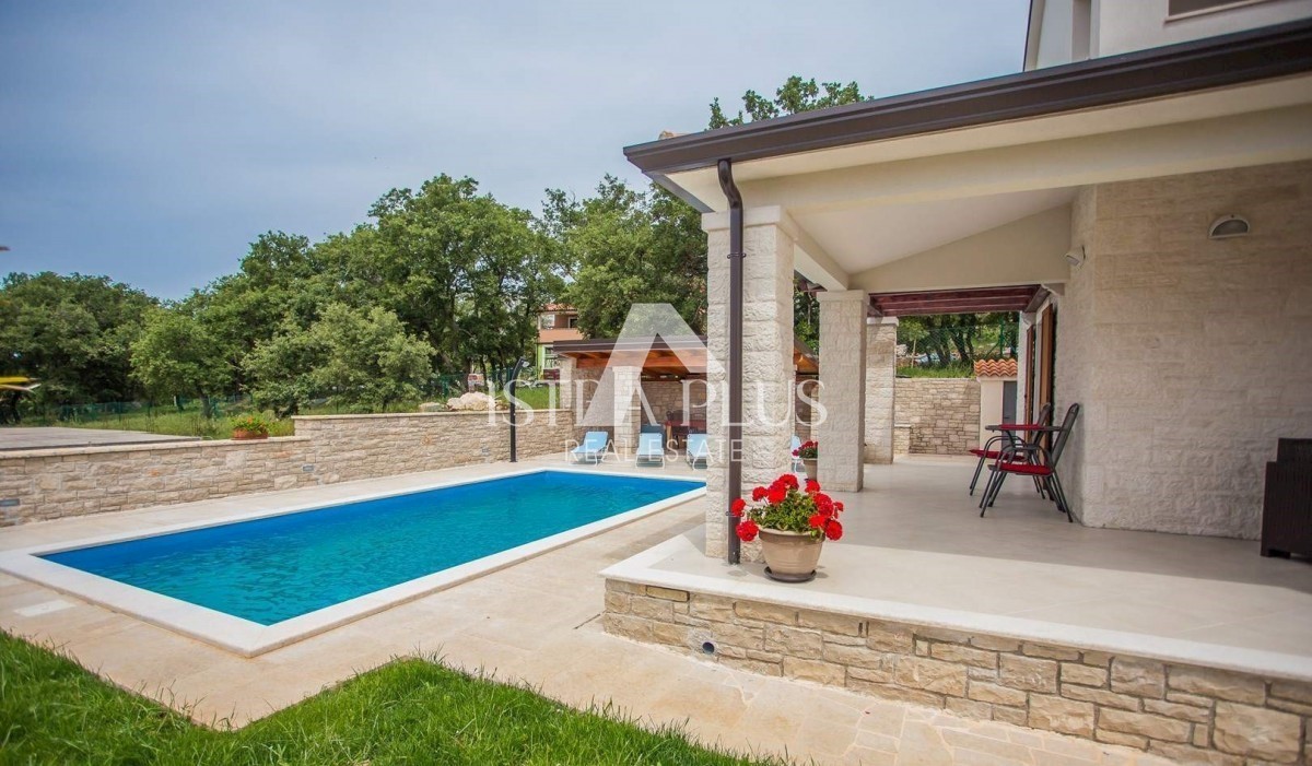 Čudovita vila z bazenom v bližini Poreča
