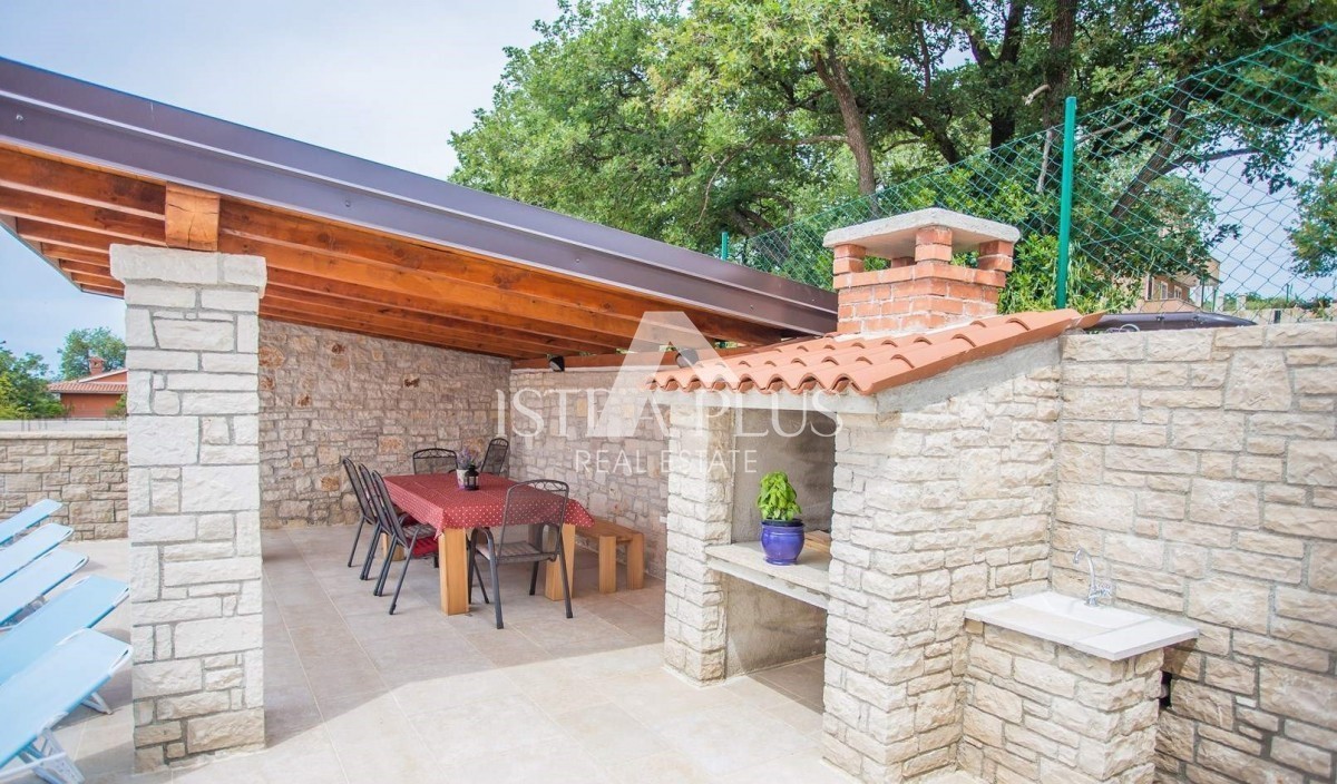 Čudovita vila z bazenom v bližini Poreča