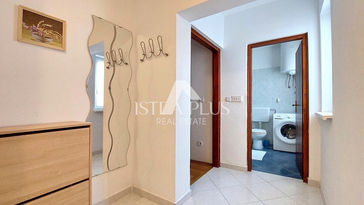 Apartma v pritličju z dvema spalnicama, 600m od plaže in morja