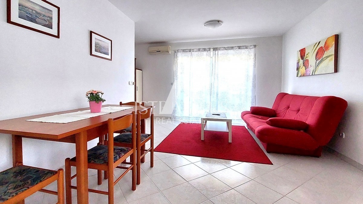 Apartma v pritličju z dvema spalnicama, 600m od plaže in morja