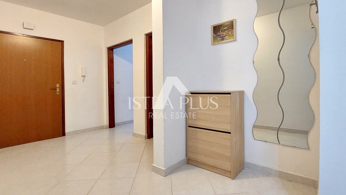 Apartma v pritličju z dvema spalnicama, 600m od plaže in morja