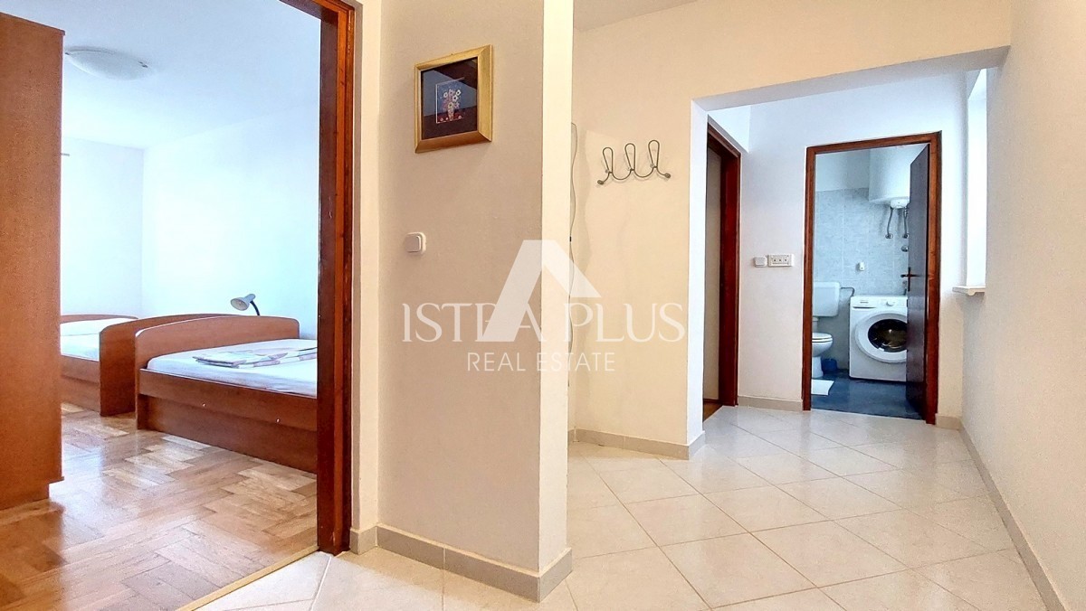 Apartma v pritličju z dvema spalnicama, 600m od plaže in morja
