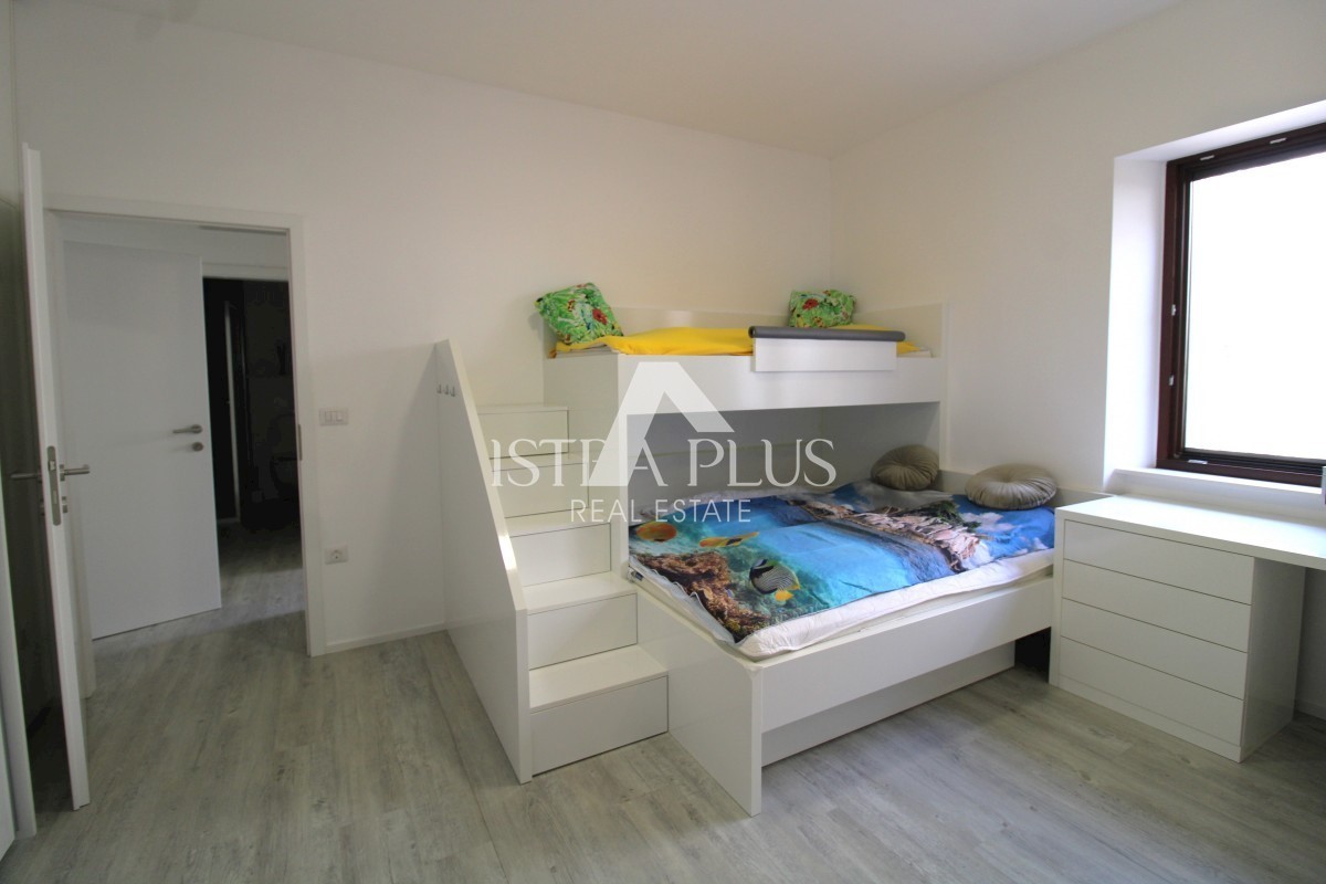 Istra, Poreč - luksuzno stanovanje v centru mesta v 1. nadstropju
