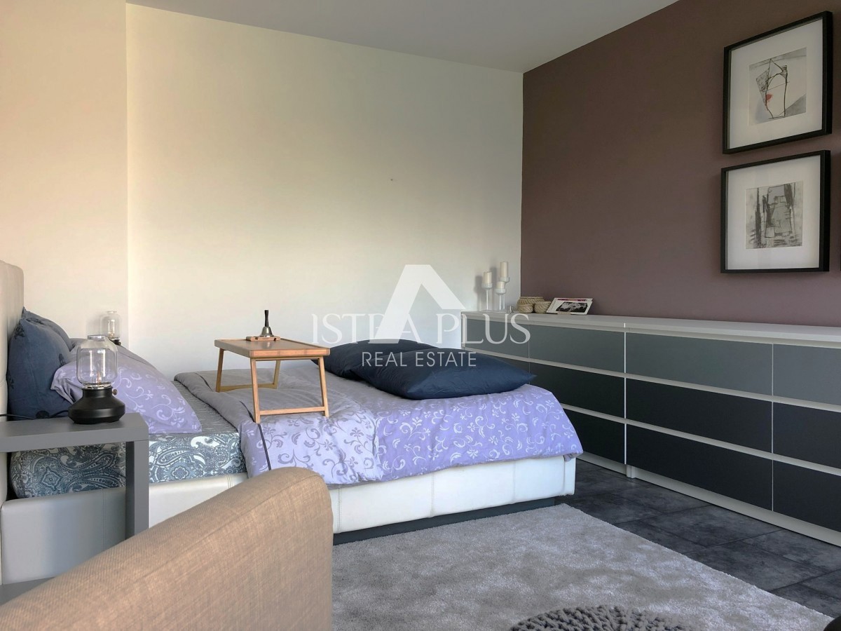 Istra, Červar Porat - Lepo urejen apartma v 2. nadstropju 30m od morja!!
