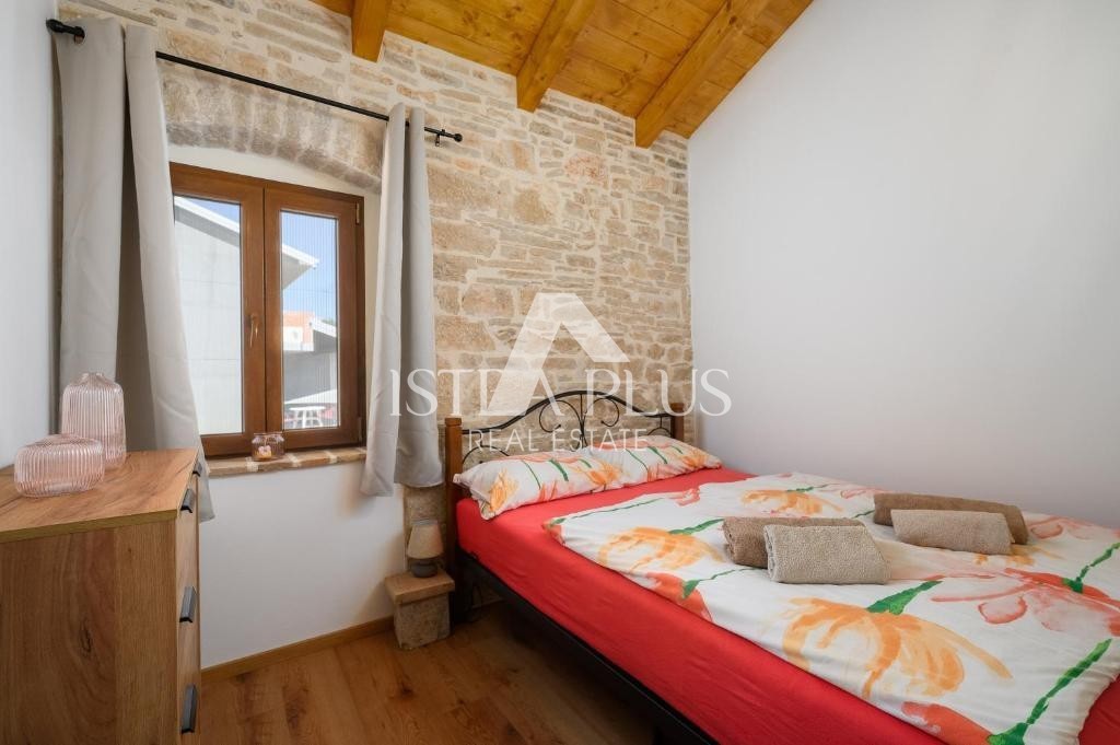 Ekskluzivna ponudba! Istra, okolica Poreča, Čudovita družinska hiša z bazenom, takoj vseljiva!