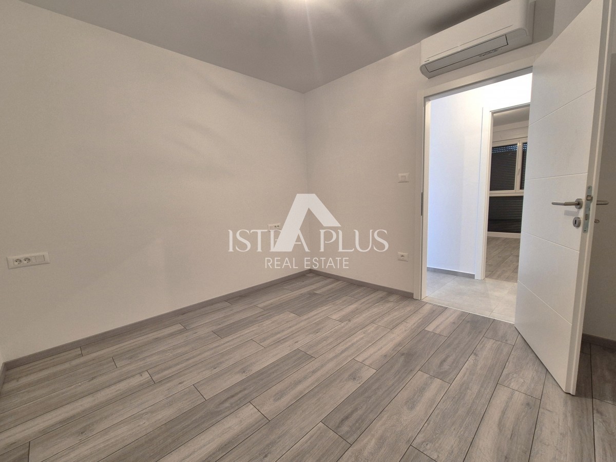 Istra, območje Poreča 1500 m od morja - Stanovanje v novogradnji z dvigalom, 1. nadstropje z dvema spalnicama