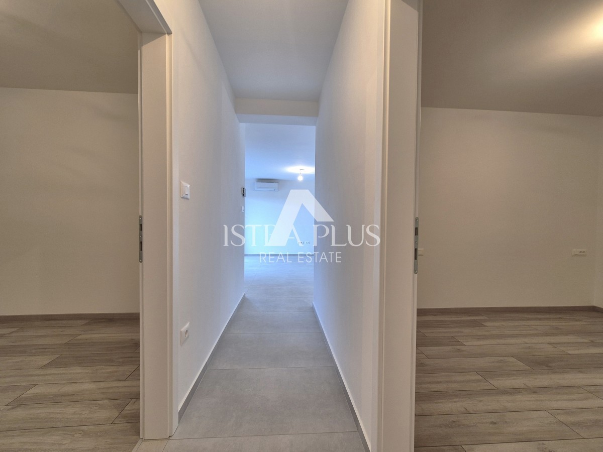 Istra, območje Poreča 1500 m od morja - Stanovanje v novogradnji z dvigalom, 1. nadstropje z dvema spalnicama