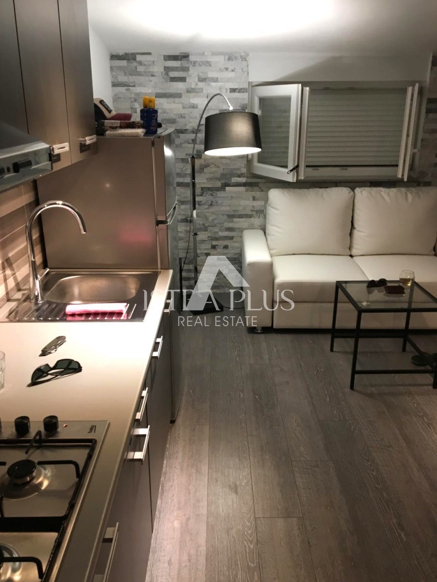 Ekskluzivno! Funtana - apartma 200 m od morja z odprtim pogledom na morje!