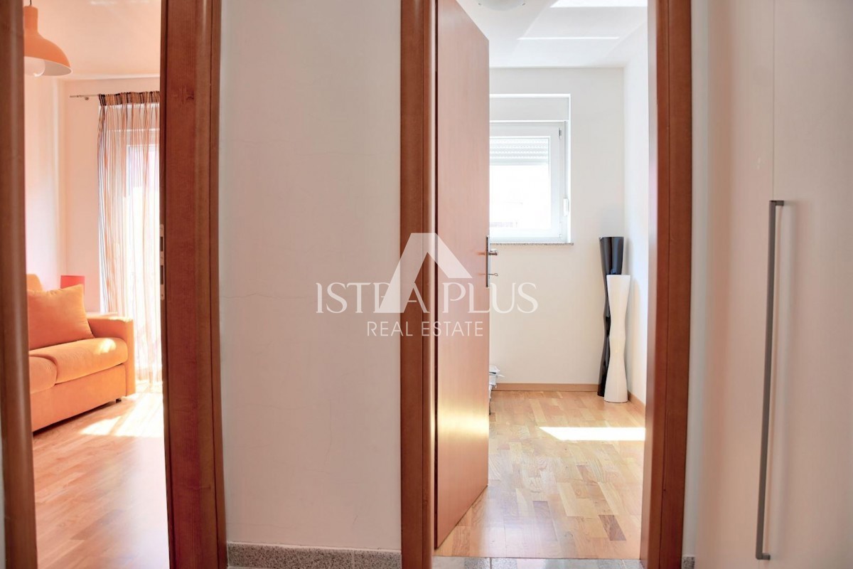 Poreč, stanovanje na odlični lokaciji 300 m od morja