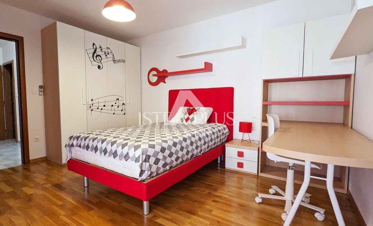 Poreč, stanovanje na odlični lokaciji 300 m od morja