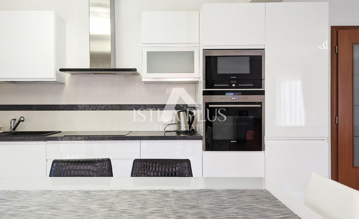 Poreč, stanovanje na odlični lokaciji 300 m od morja