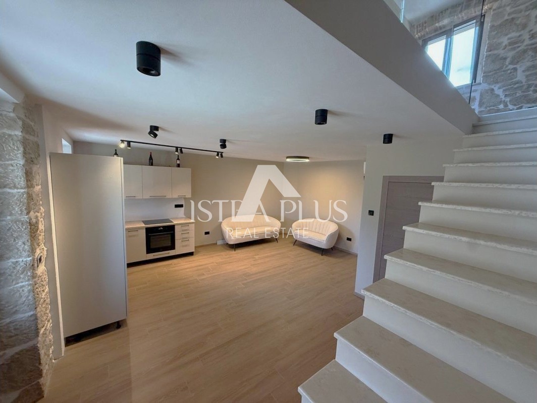 Istra, okolica Poreča, Obnovljena kamnita hiša z bazenom - brezčasna lepota in moderno udobje