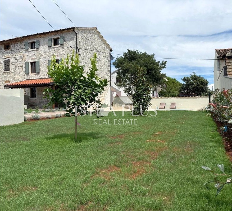 Istra, okolica Poreča, Obnovljena kamnita hiša z bazenom - brezčasna lepota in moderno udobje