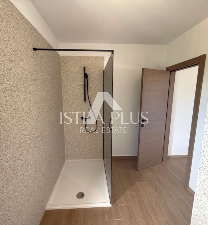 Istra, okolica Poreča, Obnovljena kamnita hiša z bazenom - brezčasna lepota in moderno udobje