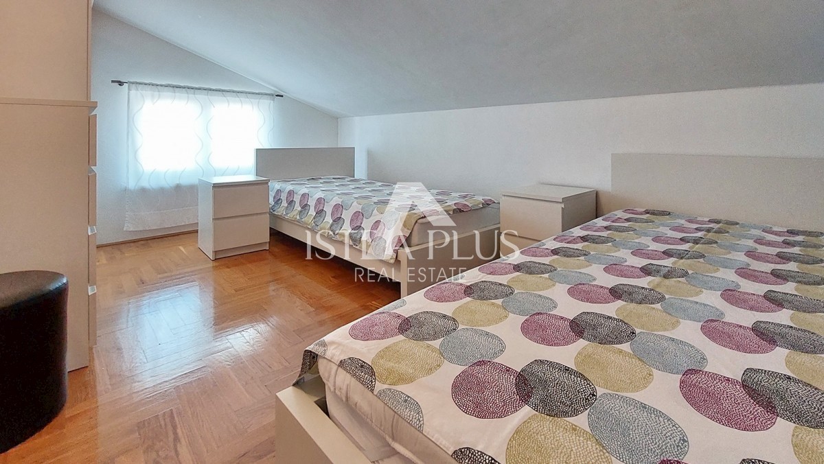 Apartma v 2. nadstropju s pogledom na morje, 600m od plaž in morja