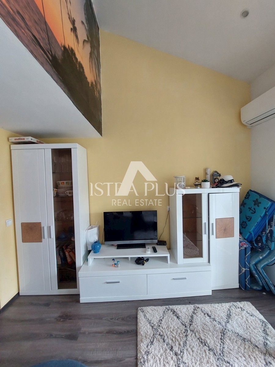 Apartma v 2. nadstropju 300 m od morja