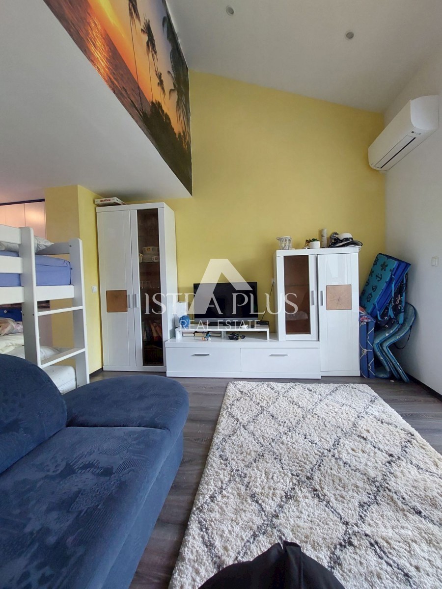 Apartma v 2. nadstropju 300 m od morja