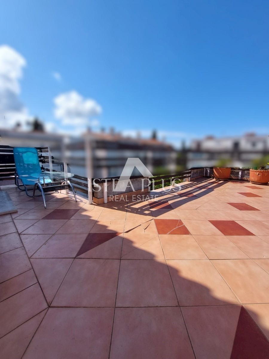Apartma v 2. nadstropju 300 m od morja