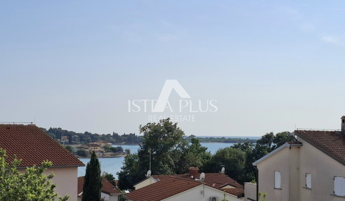 Istra, Novigrad - stanovanje s pogledom na morje 100 m od morja