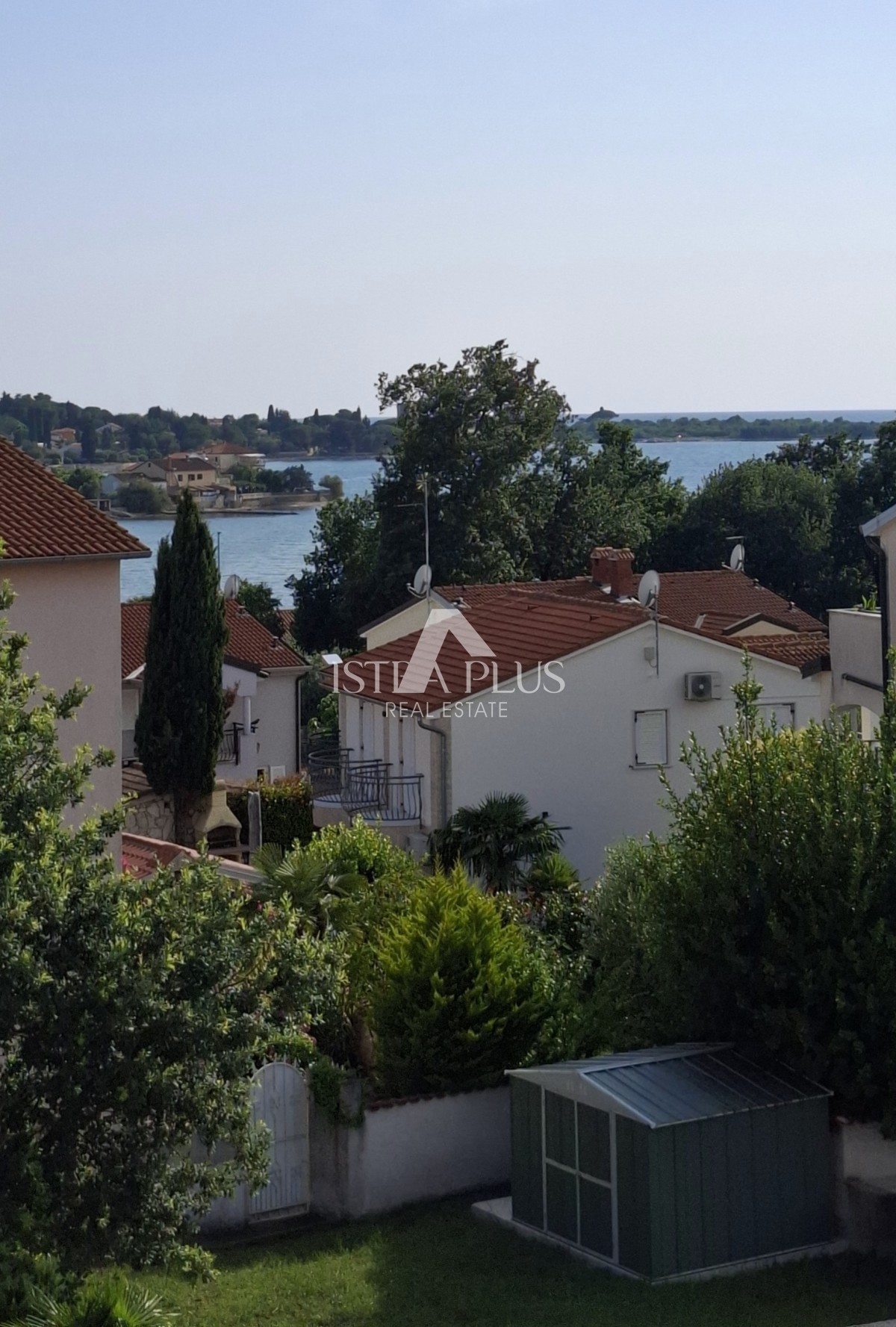 Istra, Novigrad - stanovanje s pogledom na morje 100 m od morja