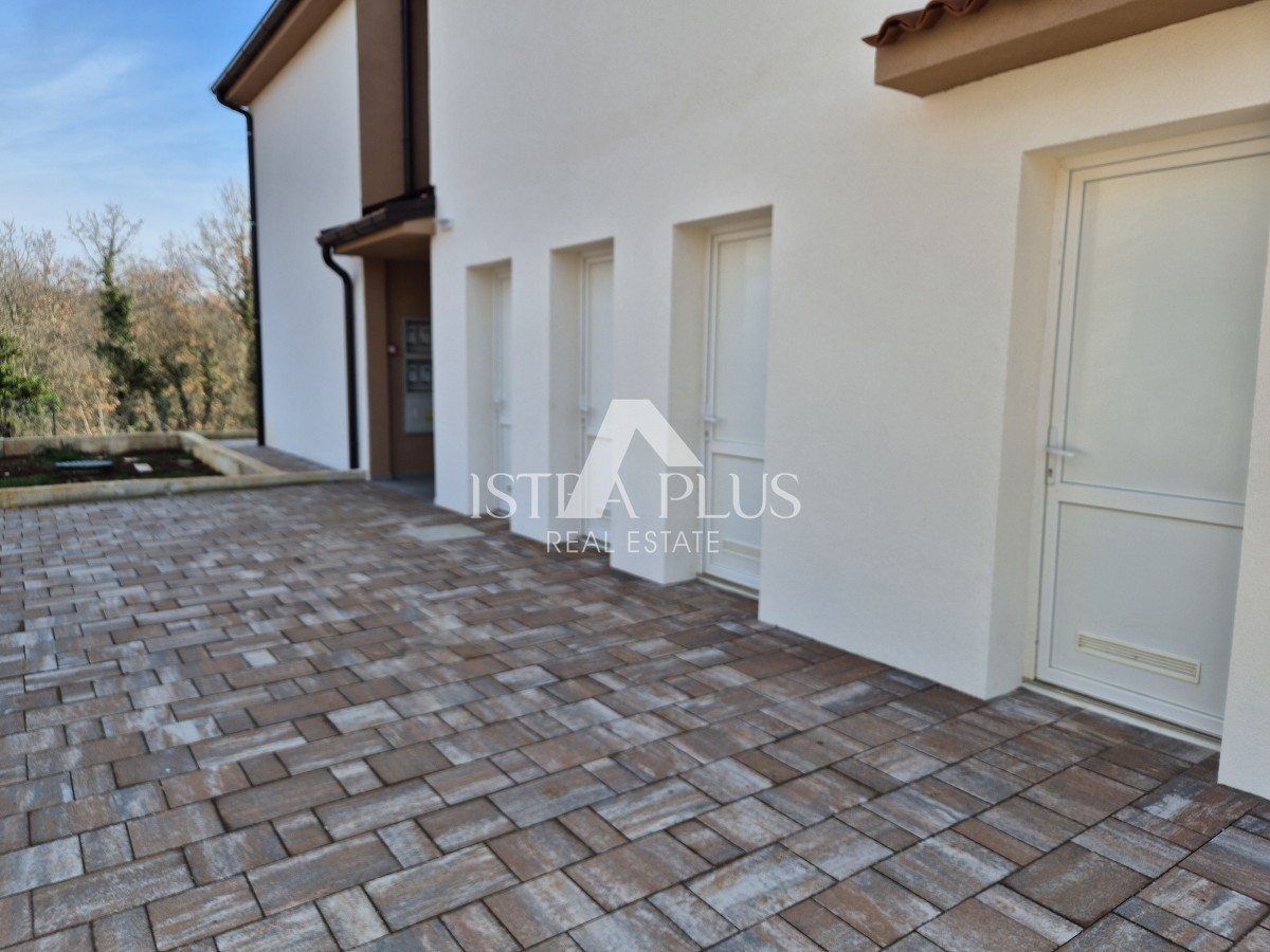 Poreč okolica 8 km, stanovanje v novogradnji - 1. nadstropje , 2 ss