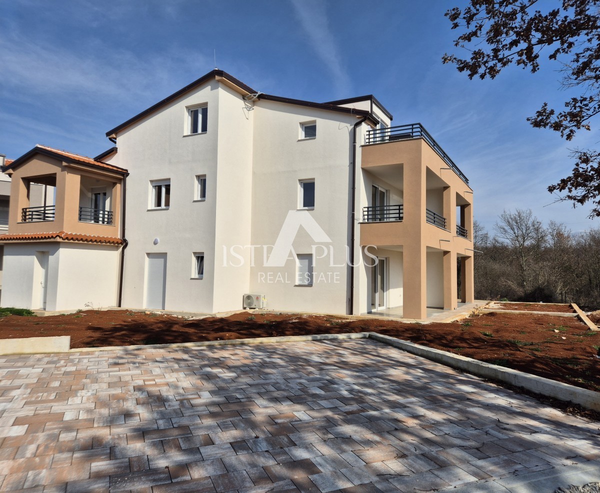 Poreč okolica 8 km, stanovanje v novogradnji - 1. nadstropje , 2 ss