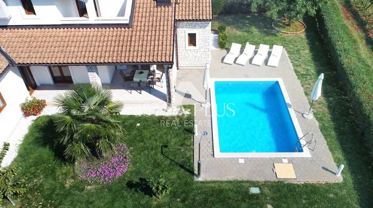 Istra, okolica Poreča - Čudovita samostojna hiša z bazenom in pogledom na istrsko pokrajino!