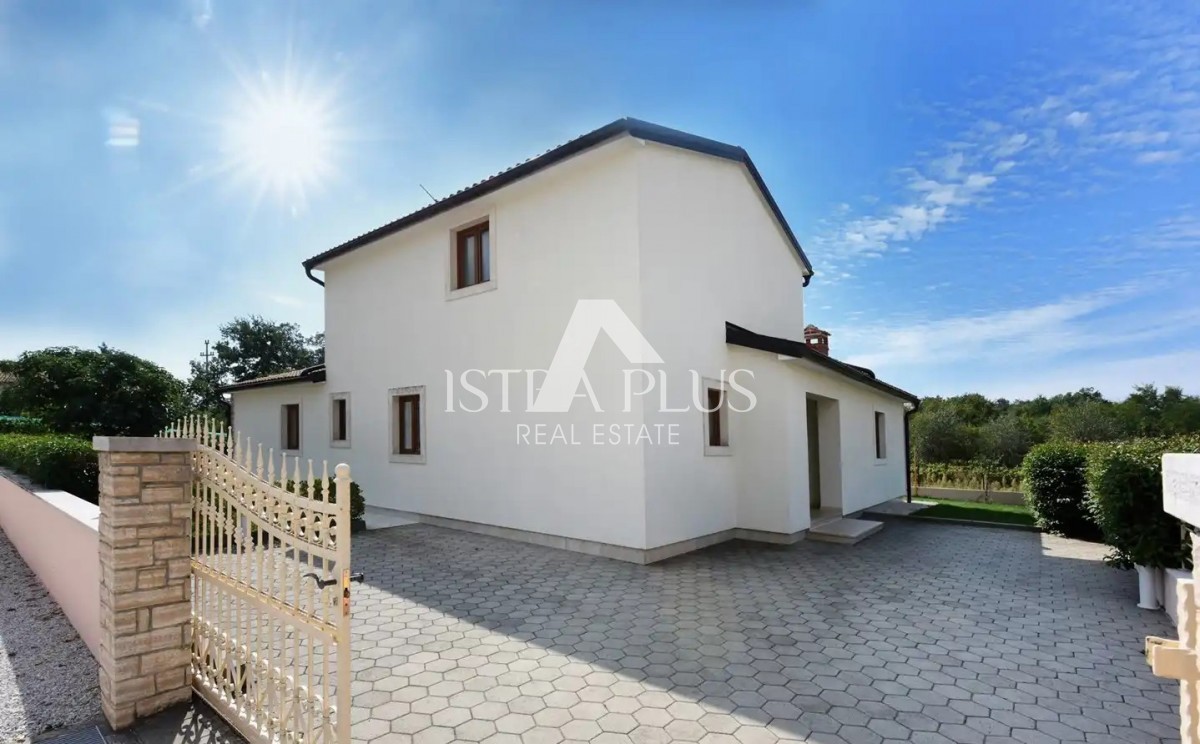 Istra, okolica Poreča - Čudovita samostojna hiša z bazenom in pogledom na istrsko pokrajino!